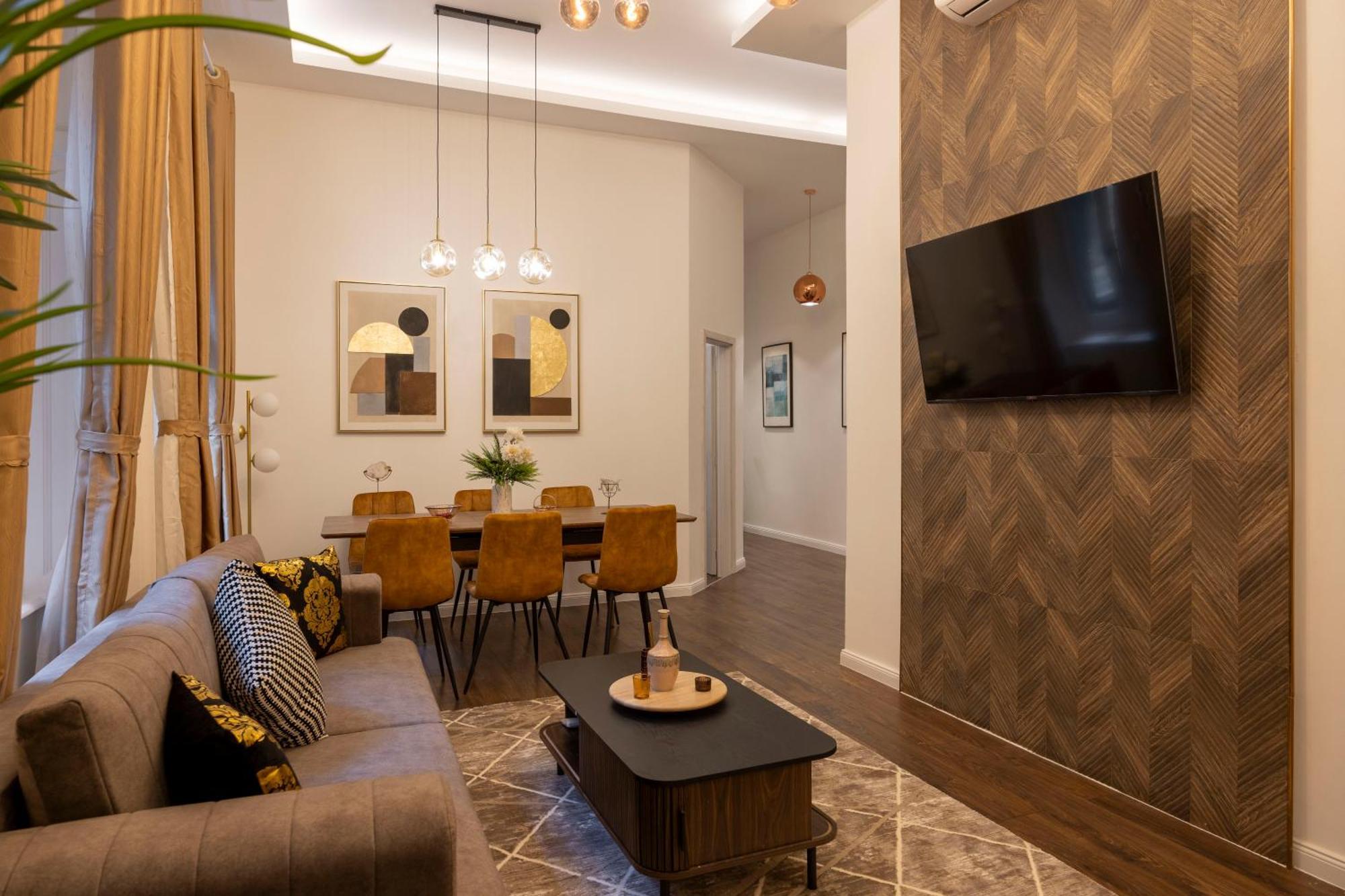 Exclusive Downtown Quentin Residence By Prestige Homes Budapeste Exterior foto