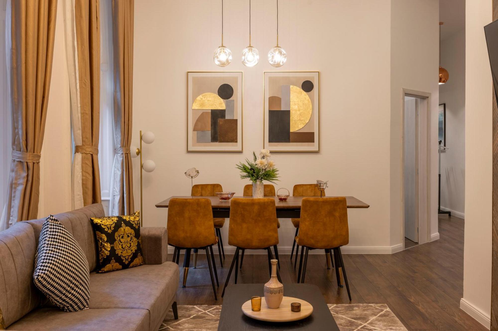Exclusive Downtown Quentin Residence By Prestige Homes Budapeste Exterior foto