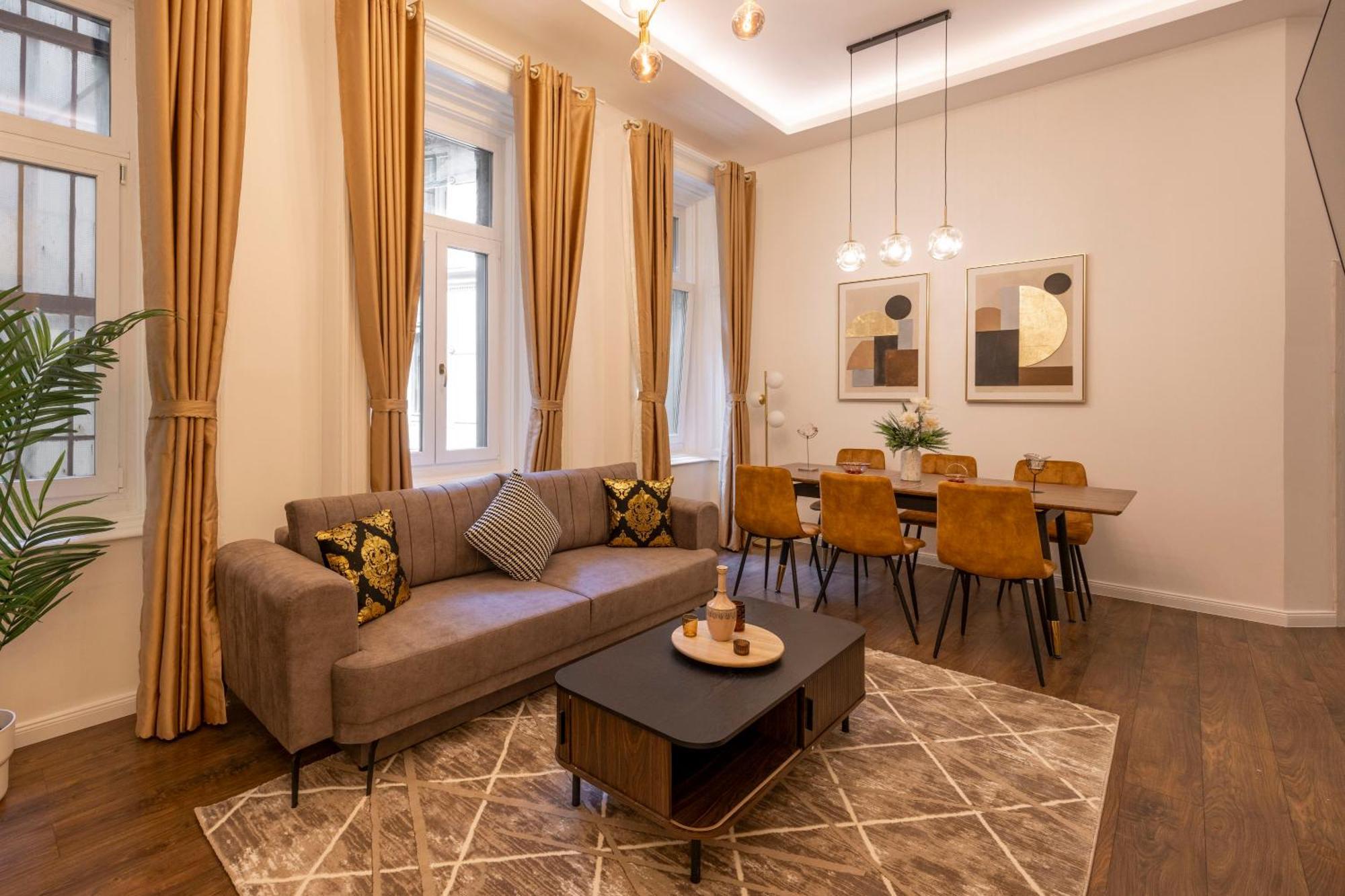 Exclusive Downtown Quentin Residence By Prestige Homes Budapeste Exterior foto