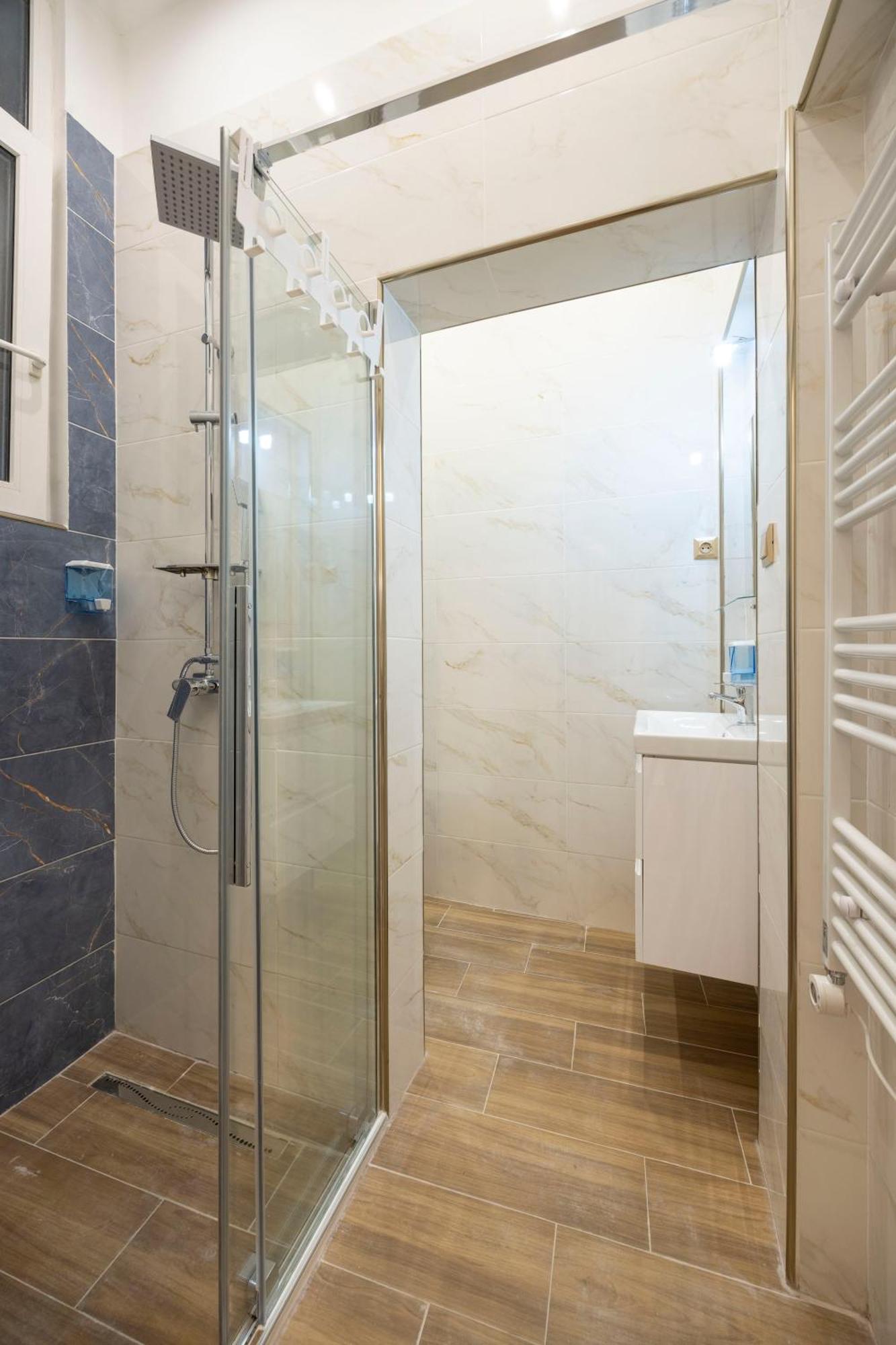 Exclusive Downtown Quentin Residence By Prestige Homes Budapeste Exterior foto