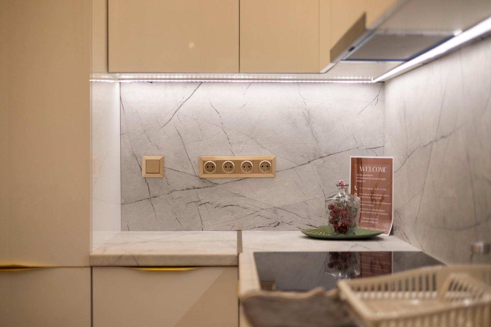 Exclusive Downtown Quentin Residence By Prestige Homes Budapeste Exterior foto
